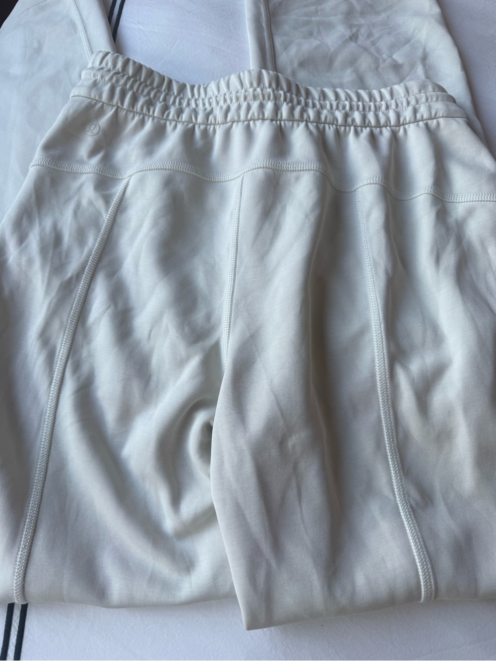 lululemon Athletica Light Beige/Taupe Performance Leggings